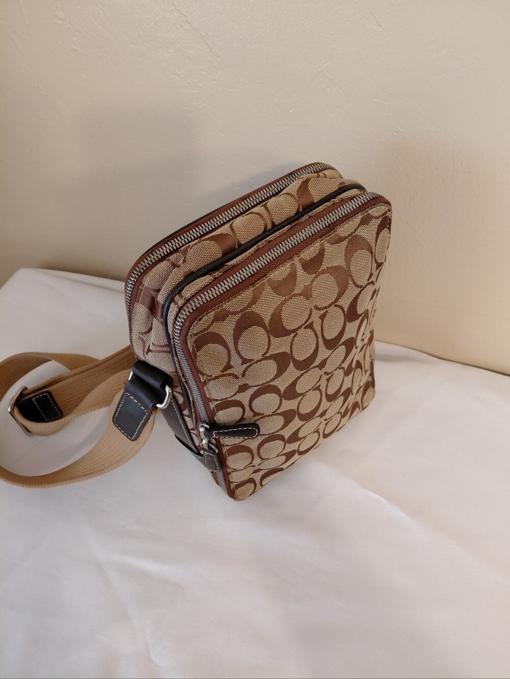 Coach Vintage Signature International Unisex Travel Crossbody Bag # 4270 - Picture 5 of 15